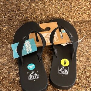 NWT New Reef Mia Sassy Black Women's Flip Flop Cushion Sandals sz 9
